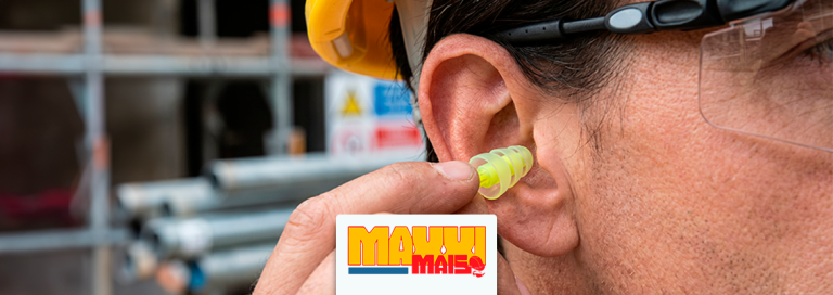 Aprenda como usar o protetor auricular corretamente, evitar erros comuns e garantir proteção auditiva eficiente no trabalho.