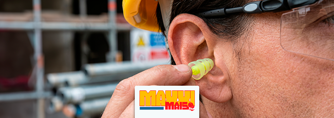 Aprenda como usar o protetor auricular corretamente, evitar erros comuns e garantir proteção auditiva eficiente no trabalho.